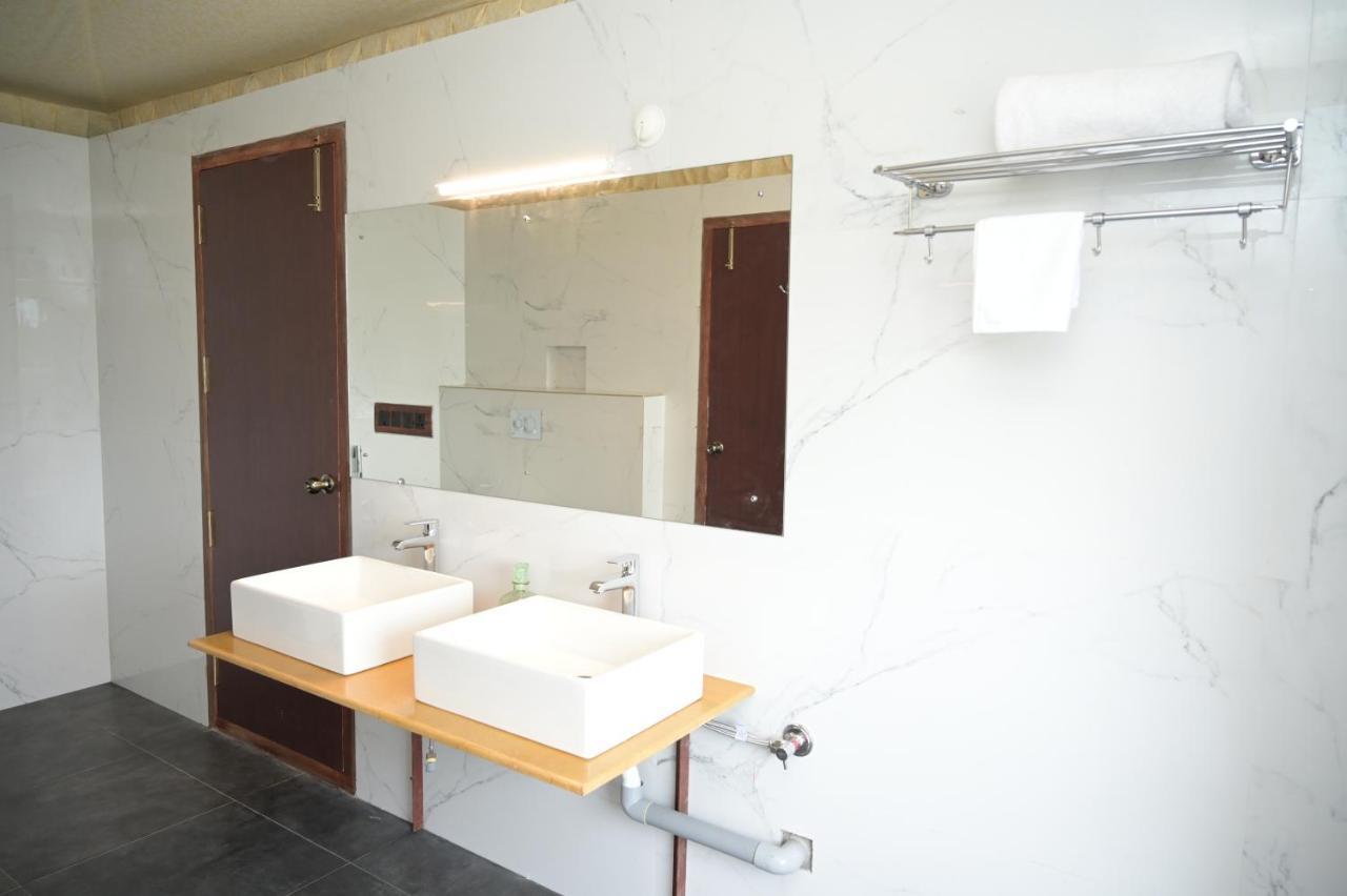16 Bedouin Hotel Hosur Luaran gambar
